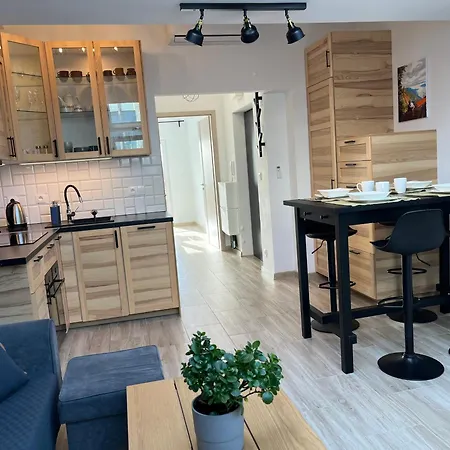 Feelhome With Kitchen