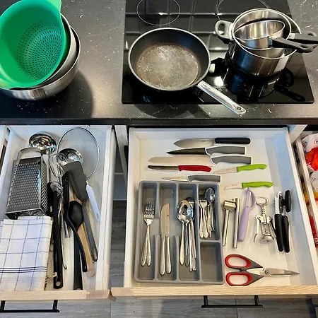 Feelhome With Kitchen