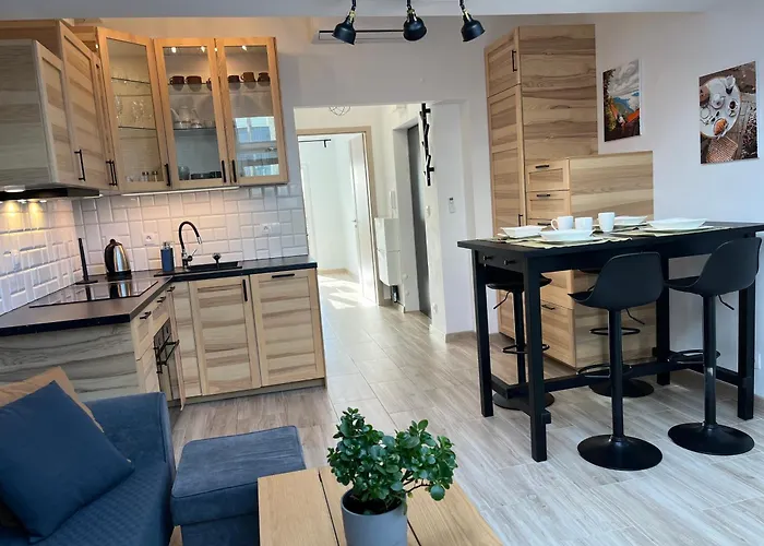 Feelhome With Kitchen